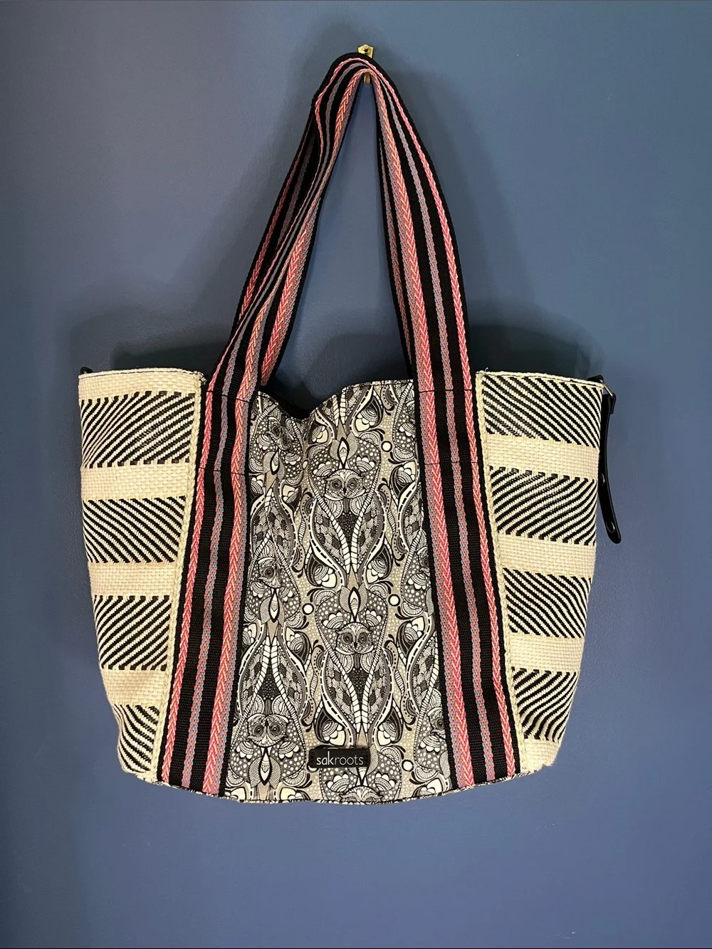 Sakroots Large Canvas Stripe tote w Black owl Catalina print, bottom/side panel